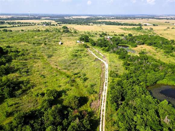 5 Acres of Residential Land for Sale in Hubbard, Texas
