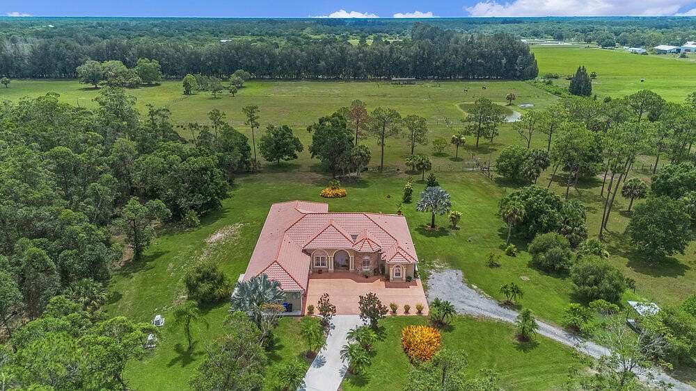 19.67 Acres of Land with Home for Sale in Fellsmere, Florida