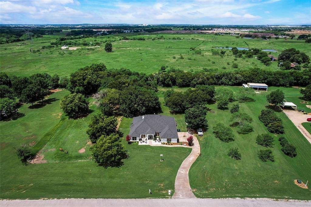 2.55 Acres of Residential Land with Home for Sale in Fort Worth, Texas