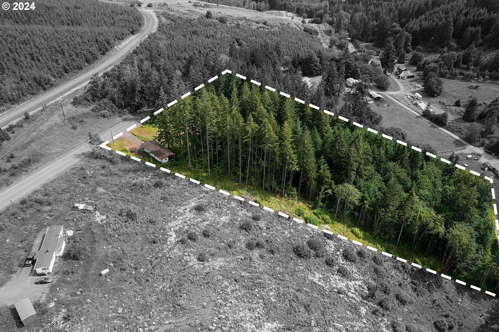 5 Acres of Residential Land with Home for Sale in Sweet Home, Oregon