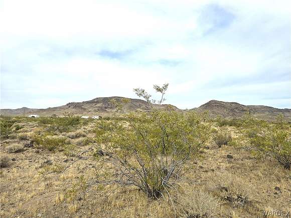 1.2 Acres of Residential Land for Sale in Golden Valley, Arizona