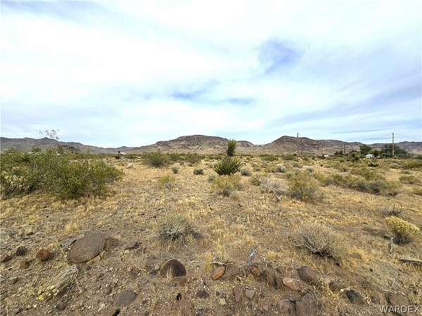 1.2 Acres of Land for Sale in Golden Valley, Arizona