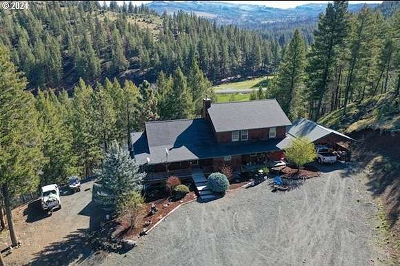 33.98 Acres of Land with Home for Sale in Canyon City, Oregon
