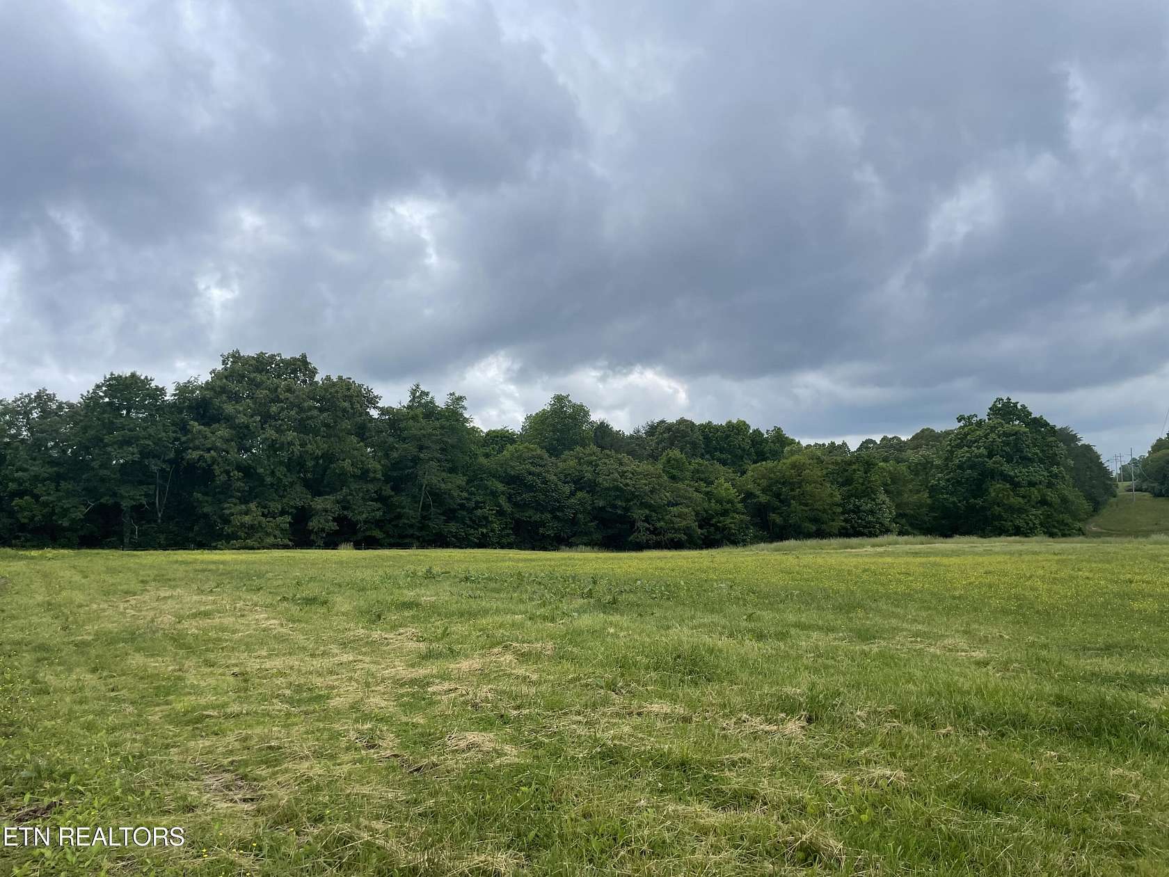 10 Acres of Land for Sale in Crossville, Tennessee
