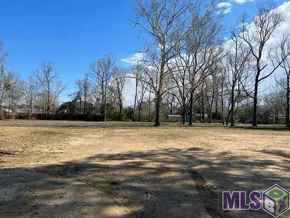 0.89 Acres of Residential Land for Sale in Baton Rouge, Louisiana