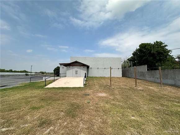 4.81 Acres of Improved Commercial Land for Sale in Edinburg, Texas