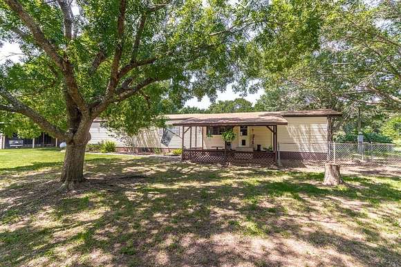8.14 Acres of Land with Home for Sale in Kemp, Texas