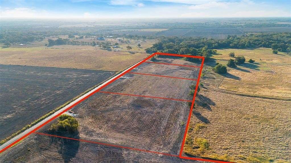 3.215 Acres of Land for Sale in Ennis, Texas