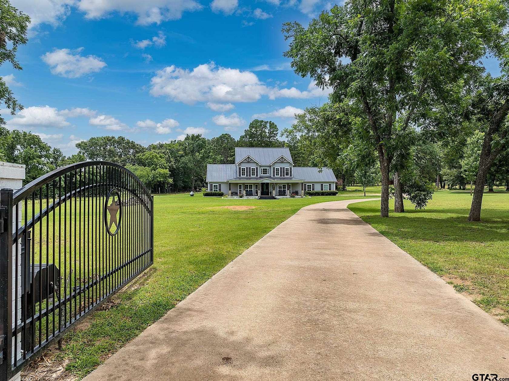 4 Acres of Land with Home for Sale in Frankston, Texas