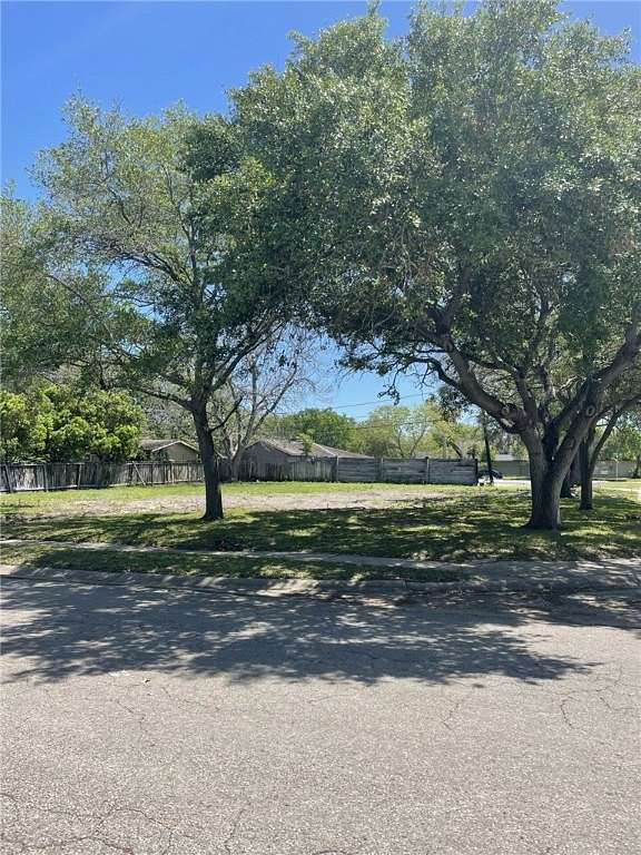 0.27 Acres of Improved Residential Land for Sale in Corpus Christi, Texas