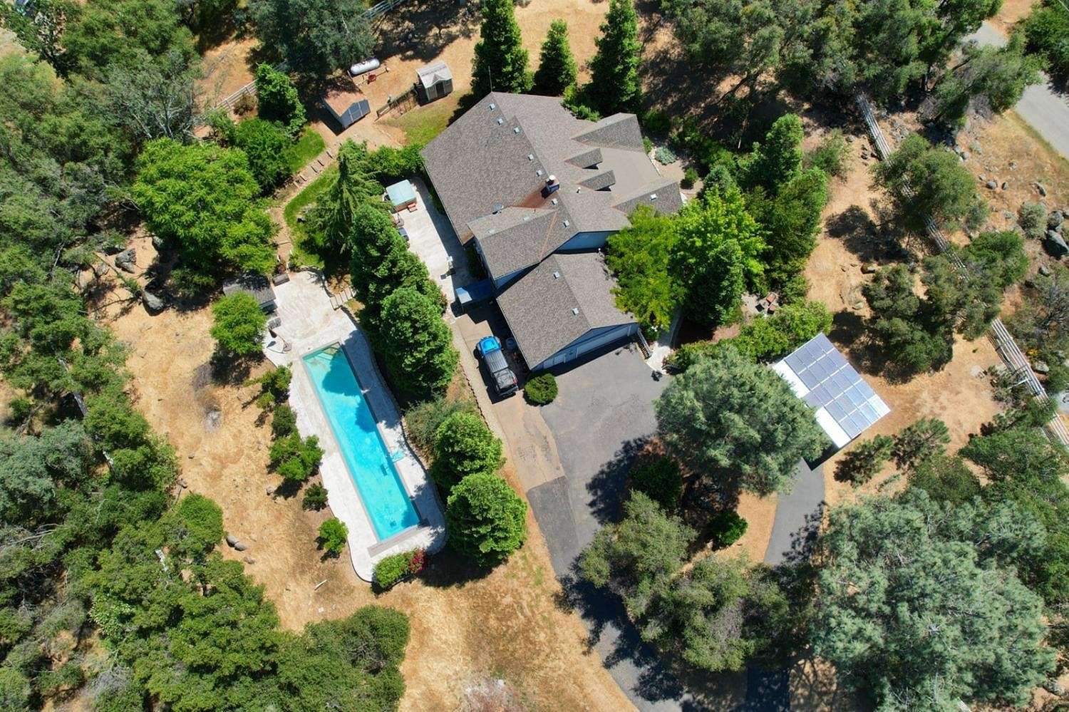 3.69 Acres of Residential Land with Home for Sale in Mariposa, California