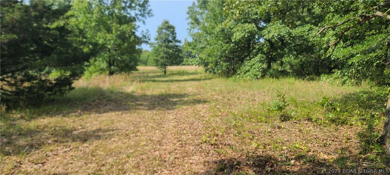 17 Acres of Recreational Land for Sale in Eldon, Missouri