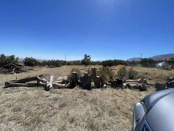 1.112 Acres of Residential Land for Sale in Juniper Hills, California