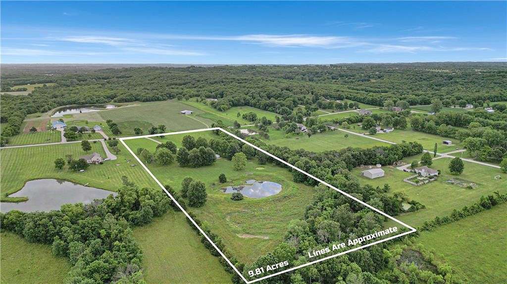 9.81 Acres of Residential Land with Home for Sale in Bates City, Missouri