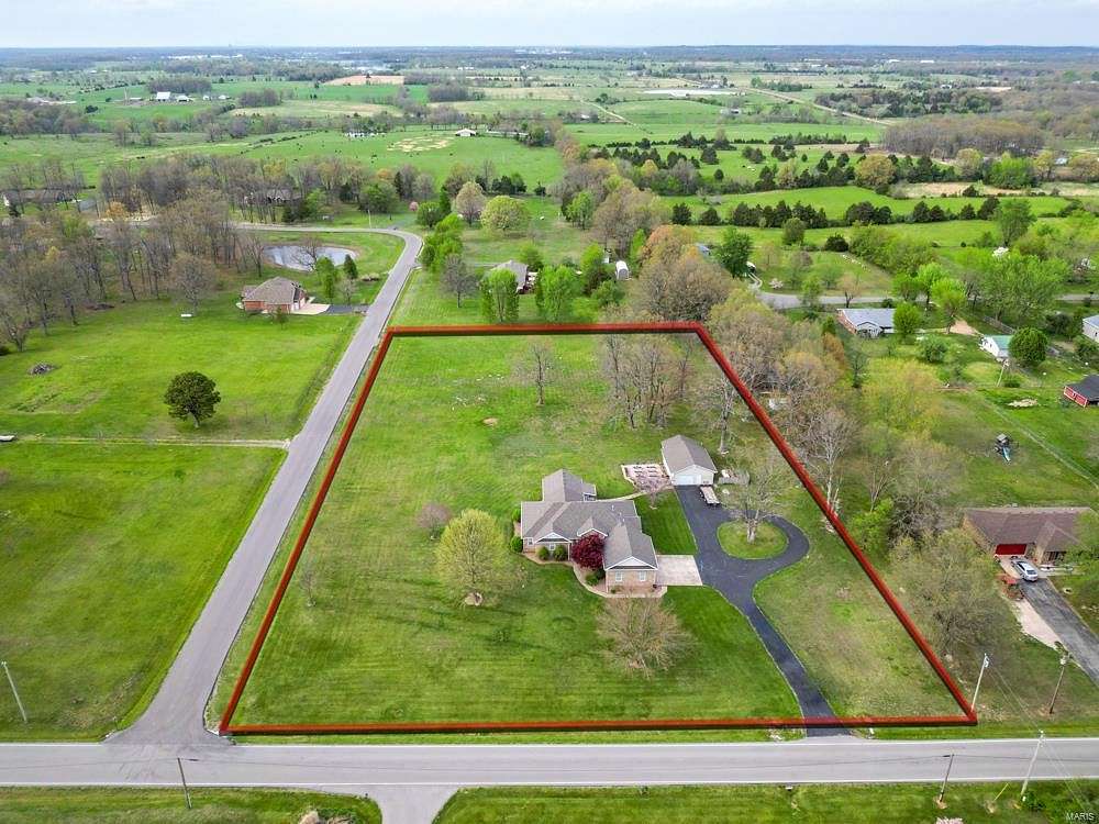 3.04 Acres of Residential Land with Home for Sale in Lebanon, Missouri