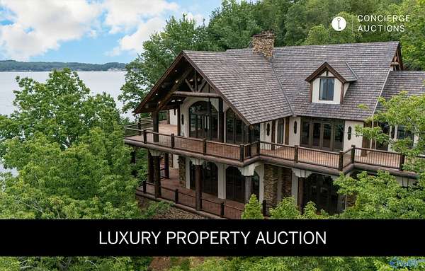 7.5 Acres of Land with Home for Sale in Muscle Shoals, Alabama