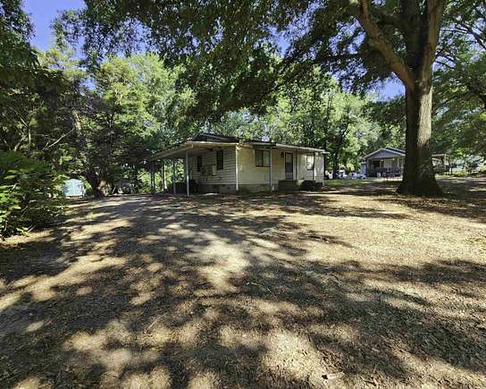 2.01 Acres of Residential Land with Home for Sale in Jacksonville, Arkansas