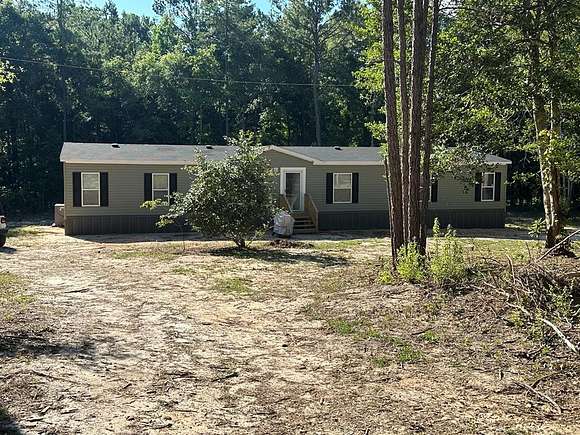 4 Acres of Residential Land with Home for Sale in Abbeville, Alabama