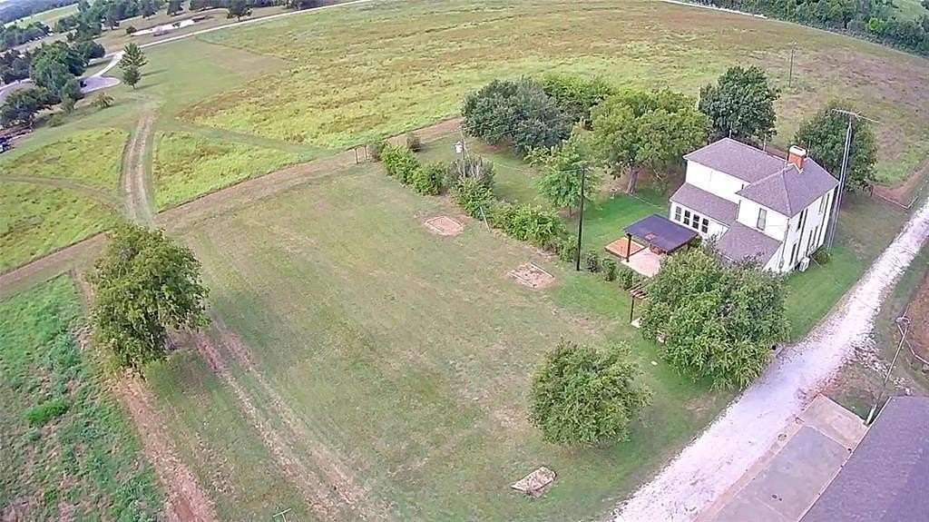 22.66 Acres of Agricultural Land with Home for Sale in Gainesville, Texas