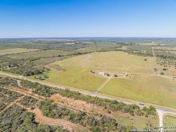 158 Acres of Agricultural Land for Sale in Yancey, Texas
