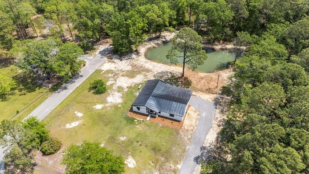 2 Acres of Residential Land with Home for Sale in Baxley, Georgia