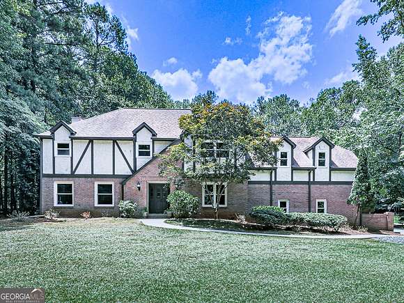 2.9 Acres of Residential Land with Home for Sale in Peachtree City, Georgia