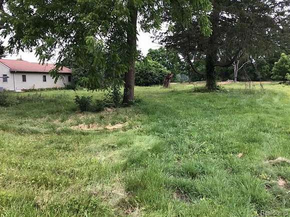 1.11 Acres of Residential Land for Sale in Saginaw, Michigan