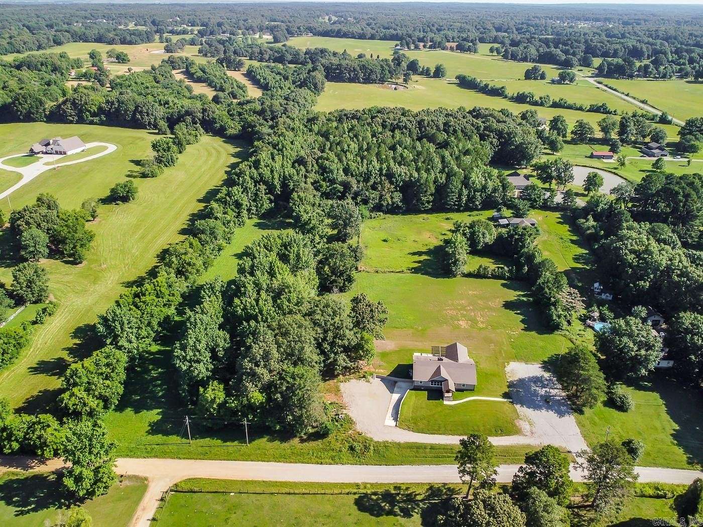 6 Acres of Residential Land with Home for Sale in Jonesboro, Arkansas