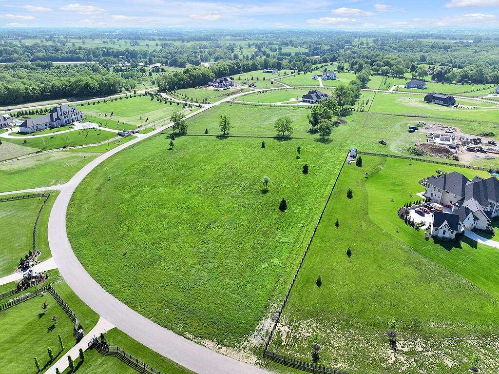 5 Acres of Land for Sale in Nicholasville, Kentucky