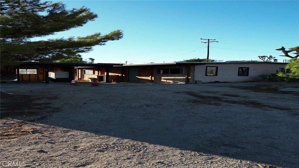 5 Acres of Residential Land with Home for Sale in Yucca Valley, California