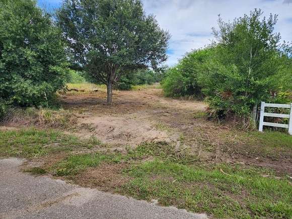 4.81 Acres of Land for Sale in Lorida, Florida