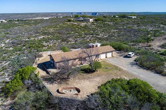 5.2 Acres of Residential Land with Home for Lease in Del Rio, Texas