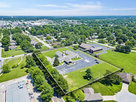 2.99 Acres of Improved Mixed-Use Land for Sale in Nixa, Missouri