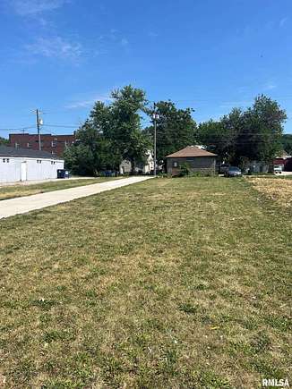0.11 Acres of Commercial Land for Sale in Davenport, Iowa