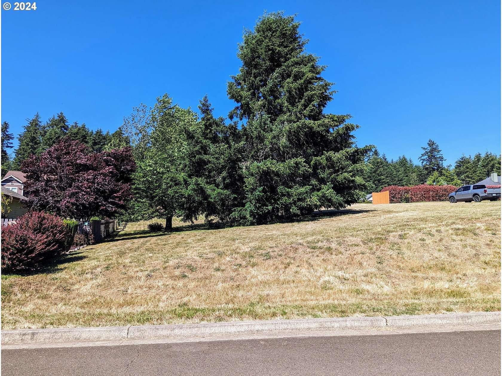 0.35 Acres of Residential Land for Sale in Elkton, Oregon