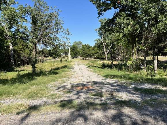 5.001 Acres of Residential Land for Sale in Jones, Oklahoma
