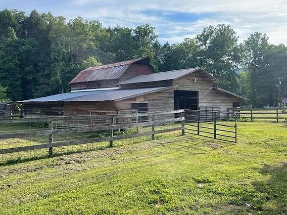 11 Acres of Land with Home for Sale in Middlesboro, Kentucky