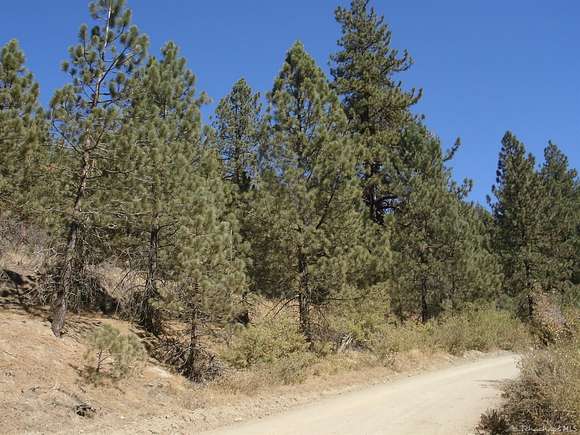 2.37 Acres of Land for Sale in Tehachapi, California