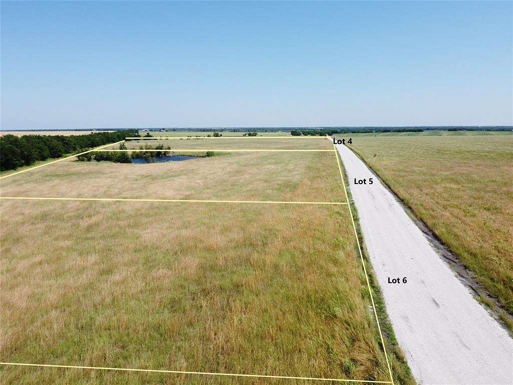 1.5 Acres of Residential Land for Sale in Celeste, Texas