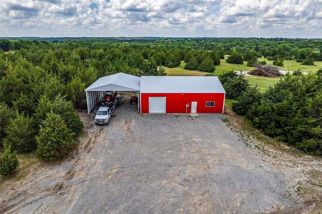 5.805 Acres of Land for Sale in Whitewright, Texas