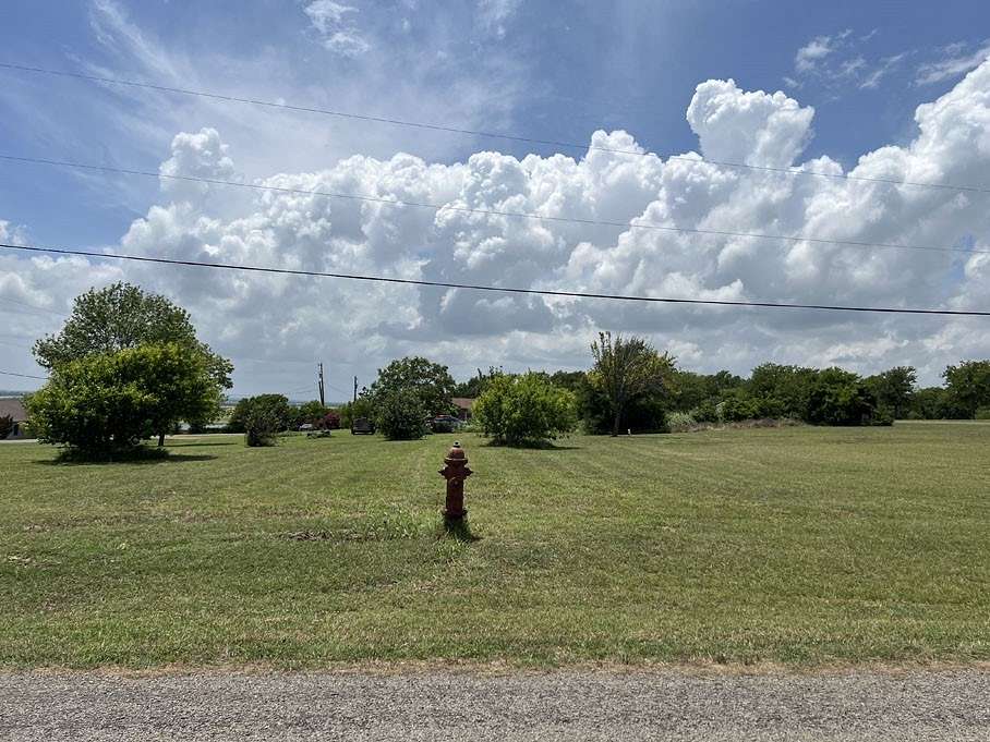 1.051 Acres of Residential Land for Sale in Moody, Texas