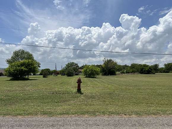 1.051 Acres of Residential Land for Sale in Moody, Texas