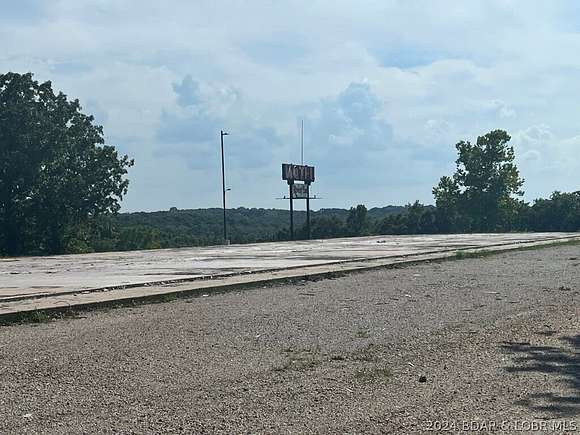 12 Acres of Mixed-Use Land for Sale in Warsaw, Missouri