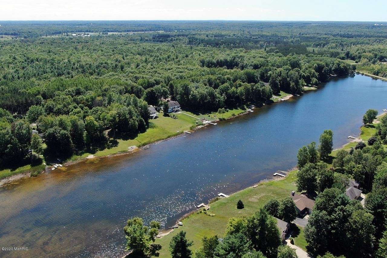 0.52 Acres of Residential Land for Sale in Canadian Lakes, Michigan