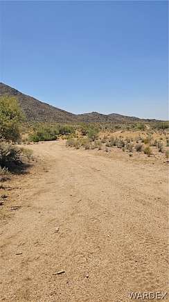 320 Acres of Land for Sale in Kingman, Arizona