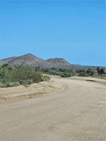 40 Acres of Agricultural & Residential Land for Sale in Yucca, Arizona