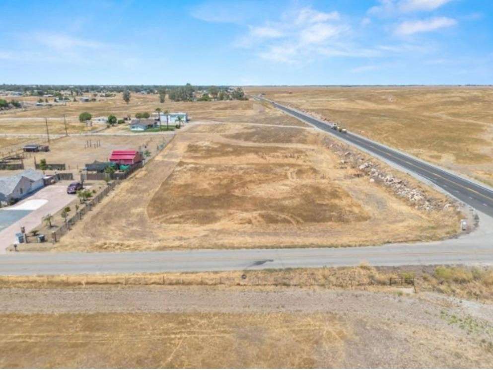 2.007 Acres of Residential Land for Sale in Madera, California