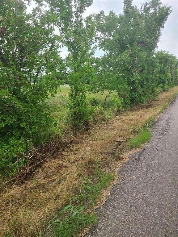 1.32 Acres of Land for Sale in Farmersville, Texas