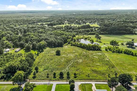 18 Acres of Land for Sale in Jacksonville, Arkansas