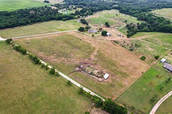 109.93 Acres of Land with Home for Sale in Itasca, Texas